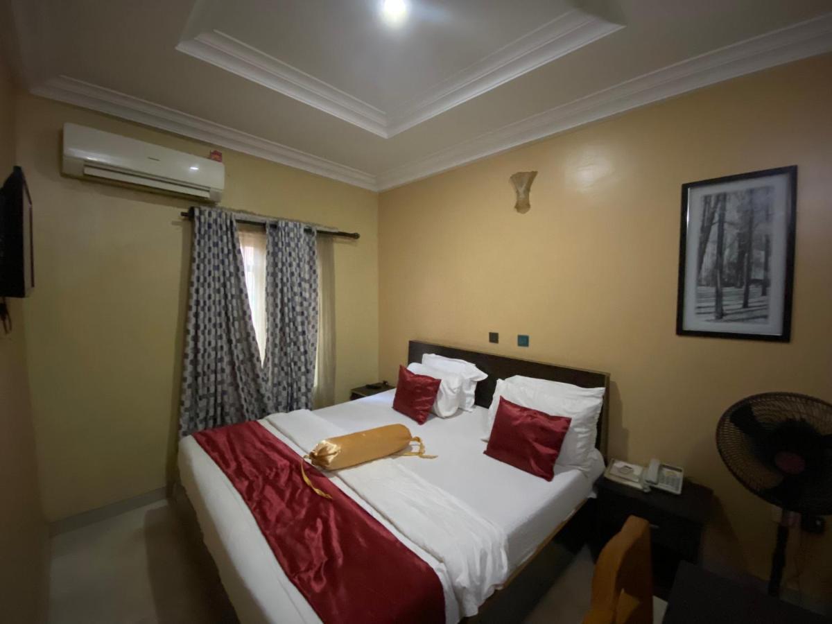 Nue-Crest Hotels & Suites Enugu 外观 照片