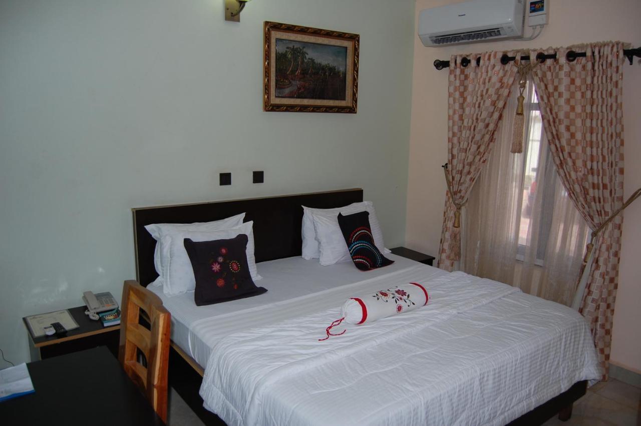 Nue-Crest Hotels & Suites Enugu 外观 照片