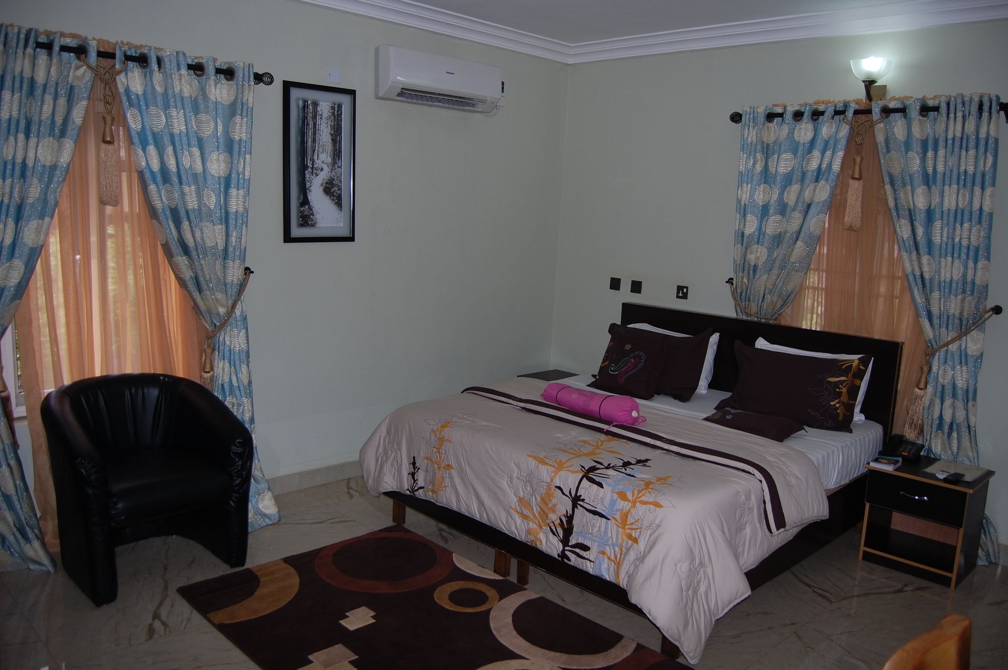 Nue-Crest Hotels & Suites Enugu 外观 照片